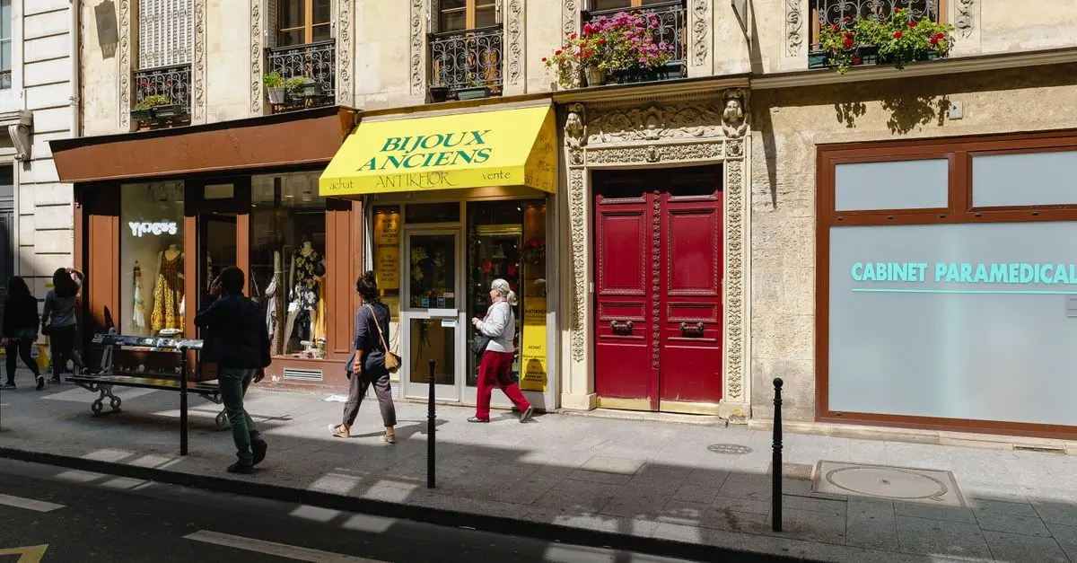 Bijoux Anciens : Charme et Originalité